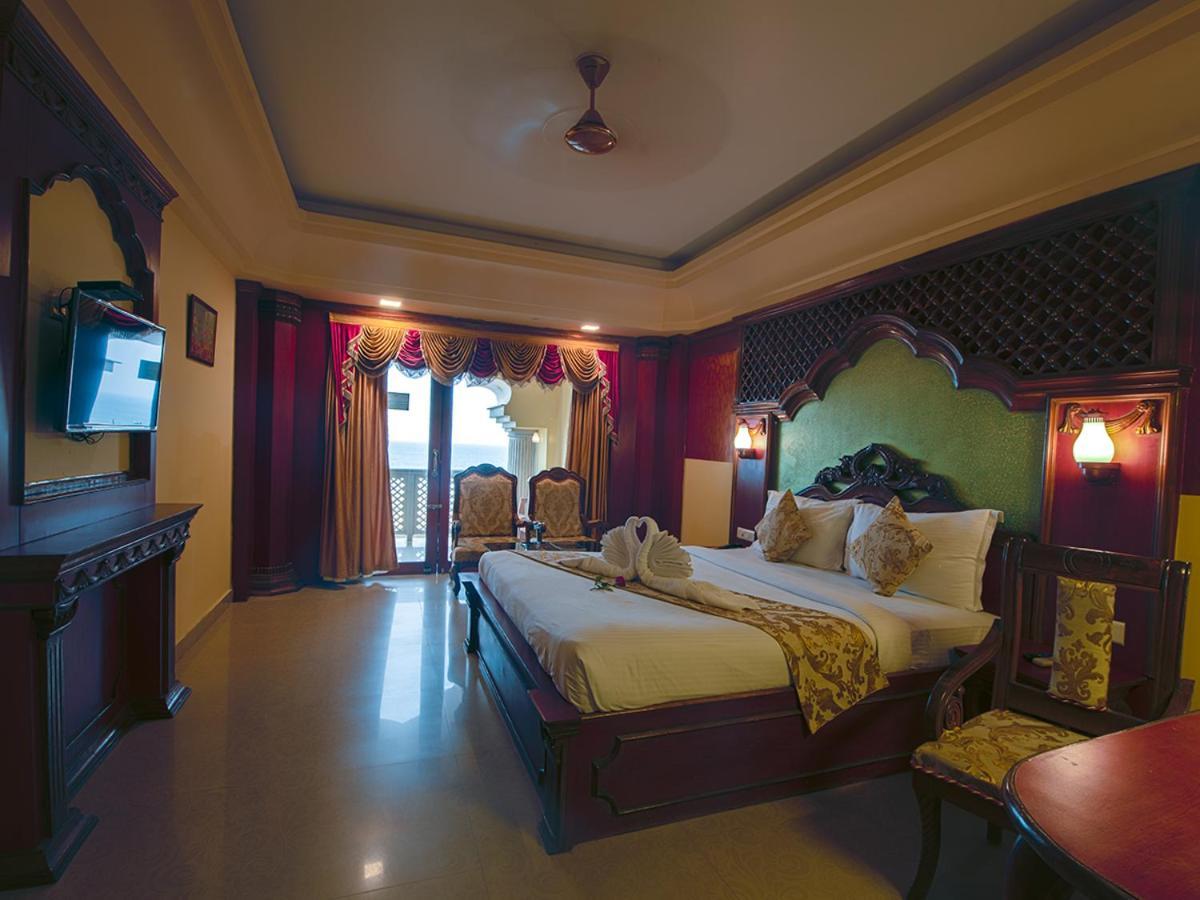 Nrs Royal Palace Пури Екстериор снимка