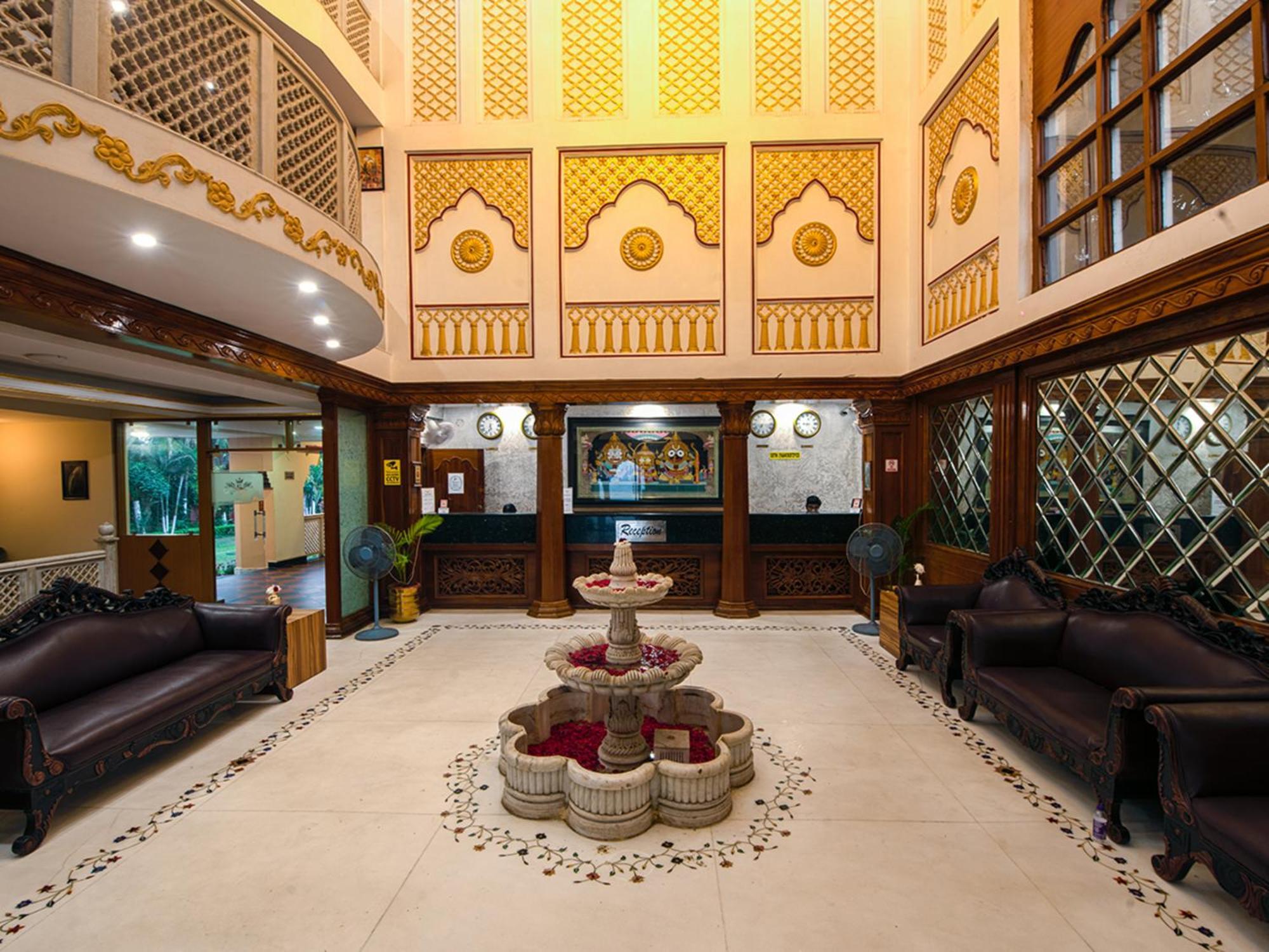 Nrs Royal Palace Пури Екстериор снимка