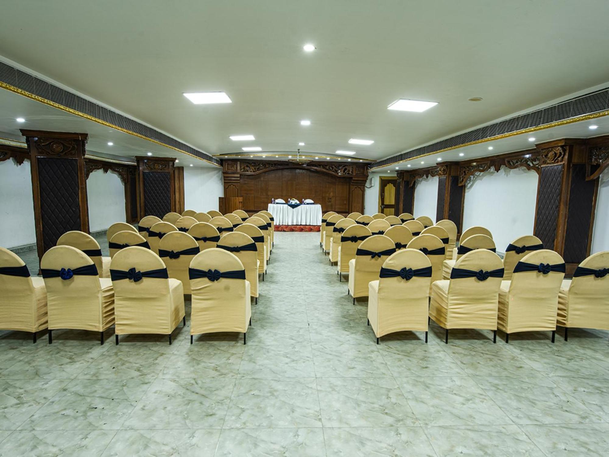 Nrs Royal Palace Пури Екстериор снимка
